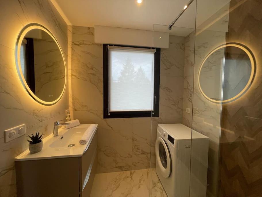 Apartamento Le Mont-Veyrier, Parking Et Vue Annecy Exterior foto