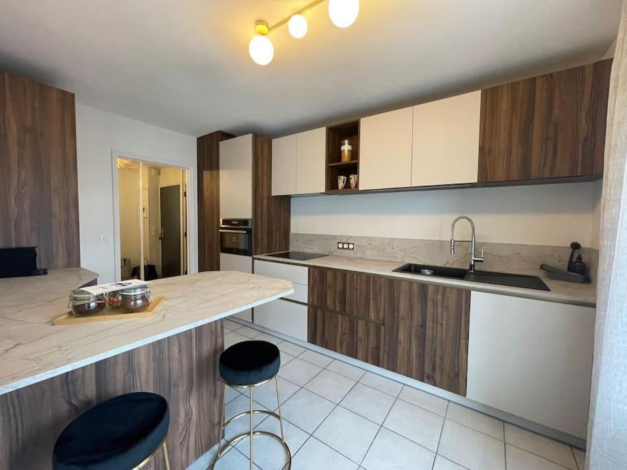Apartamento Le Mont-Veyrier, Parking Et Vue Annecy Exterior foto
