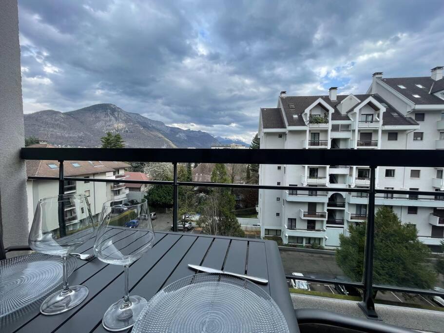 Apartamento Le Mont-Veyrier, Parking Et Vue Annecy Exterior foto