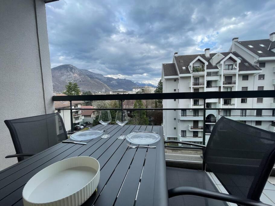 Apartamento Le Mont-Veyrier, Parking Et Vue Annecy Exterior foto